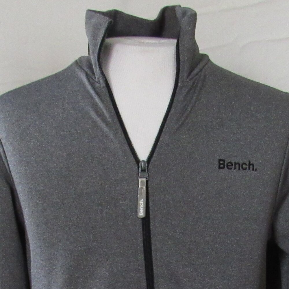Bench Gray Performance Jacket Size Medium Slots on Cuffs EUC